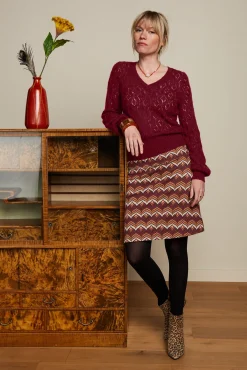 Border Skirt Lounge