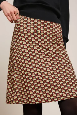 Border Skirt Valet