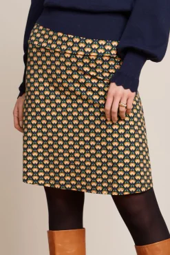 Border Skirt Valet