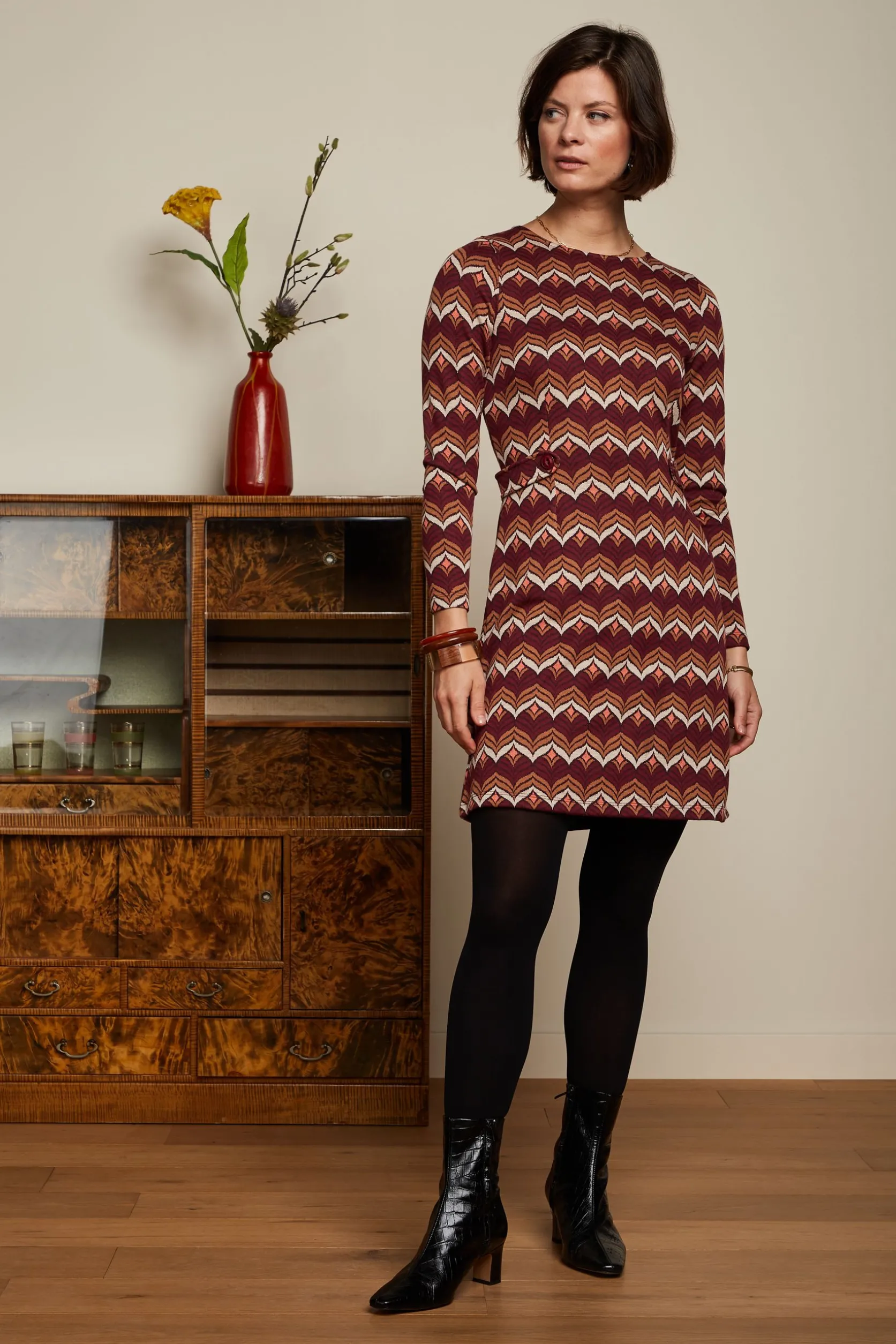 Mod Dress Lounge