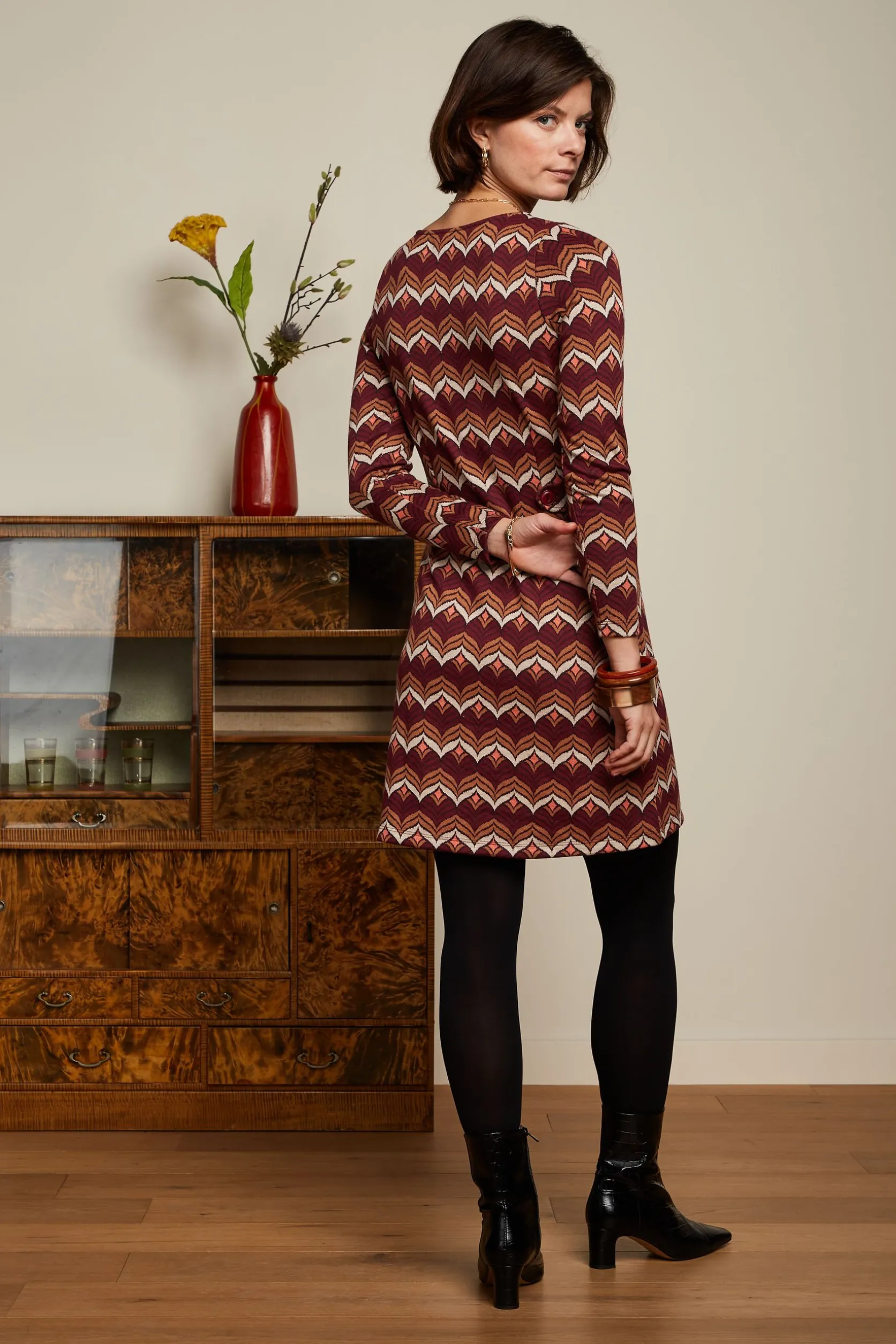 Mod Dress Lounge